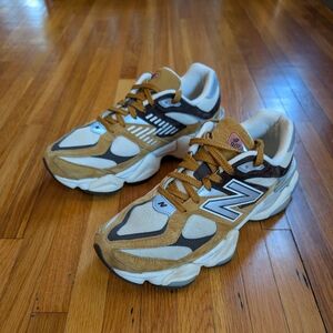 New Balance 9060 Sneaker - M9.5